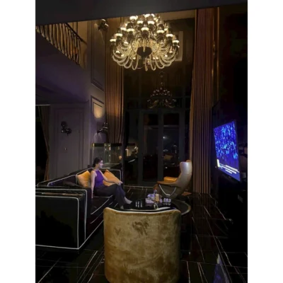 Đèn Chùm Pha Lê Đen Baccarat Thông Tầng Trang Trí Phòng Khách Đèn Chùm Tân Cổ Điển