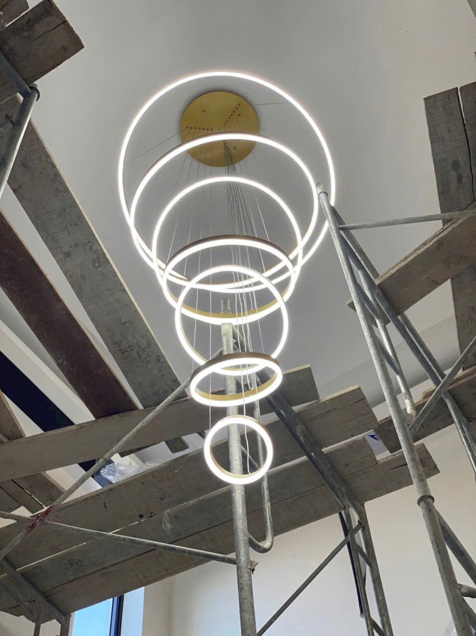 Đèn Thả Thông Tầng Vòng LED Hiện Đại -Trang Trí Sảnh, Cầu Thang Cao Cấp Mã TT-07